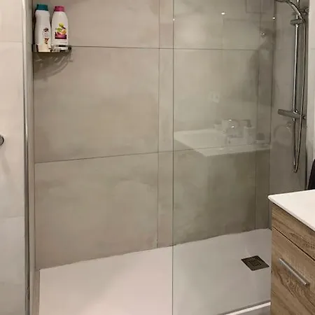 Nice Central Studio, Renovated And With Views. Town Center.